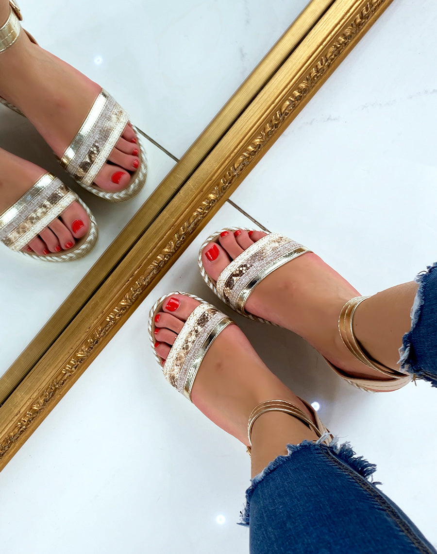 Sandales compensées beiges à multiples détails pailletés