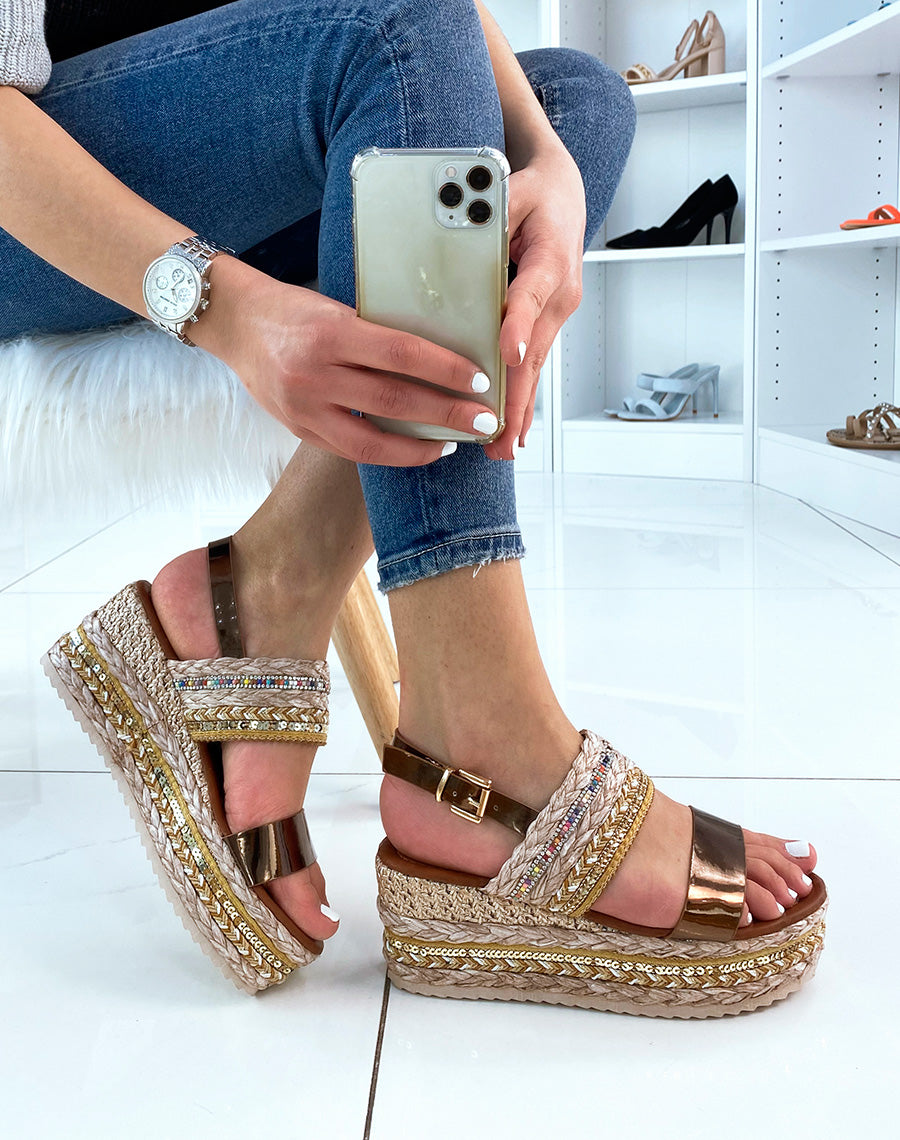 Sandales compensées bronze à détails colorés