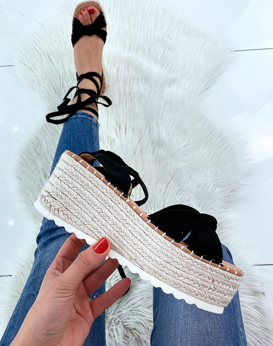 Sandales compensées en suédine noires à lacets