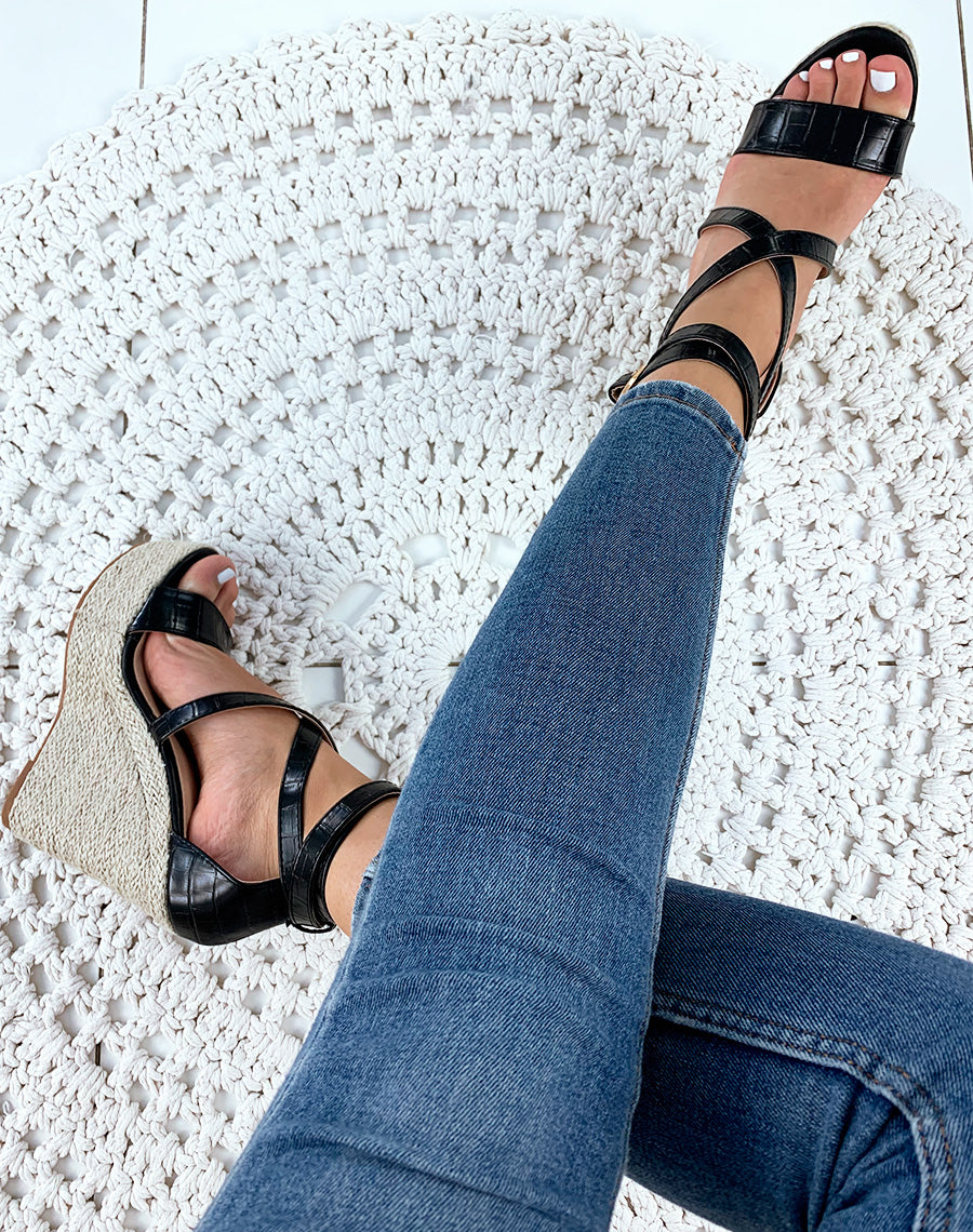 Sandales compensées noires croco