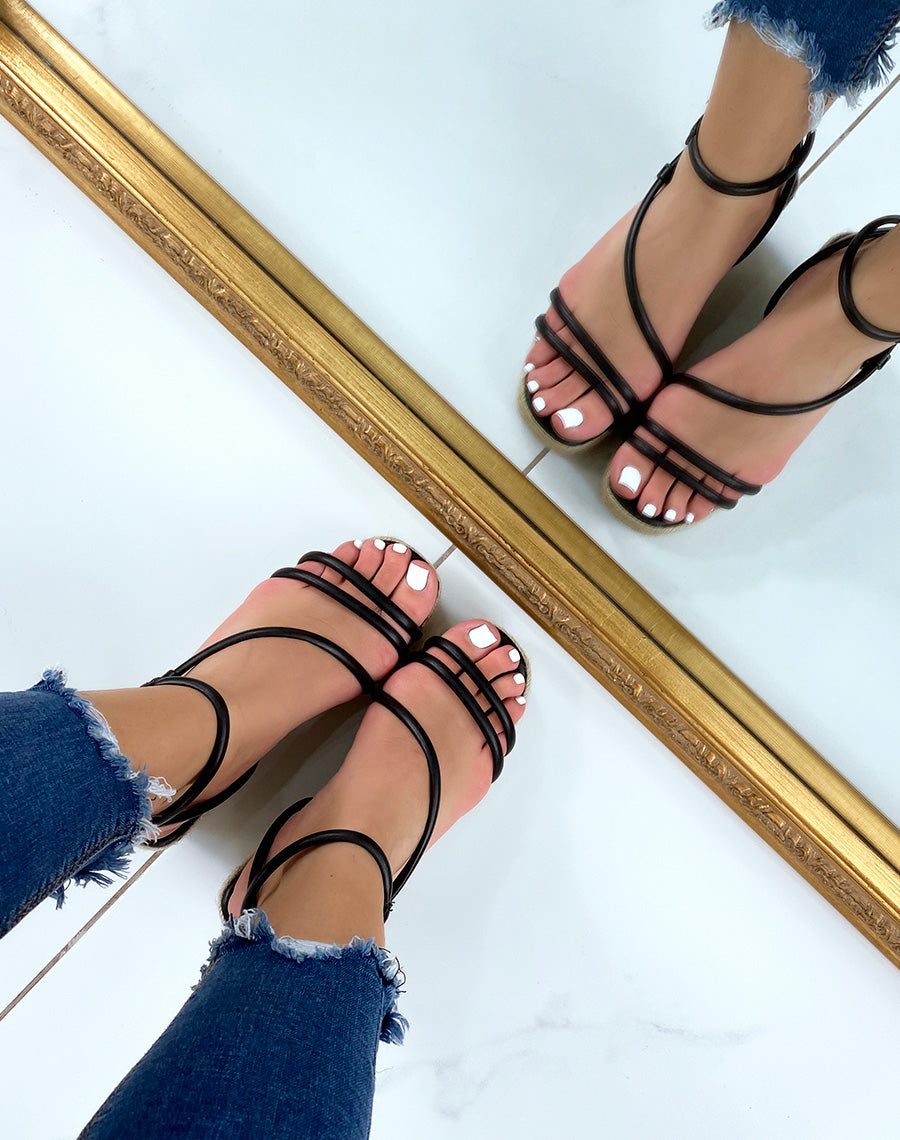 Sandales compensées noires à lanières croisées
