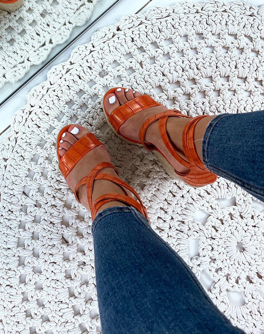 Sandales compensées orange croco