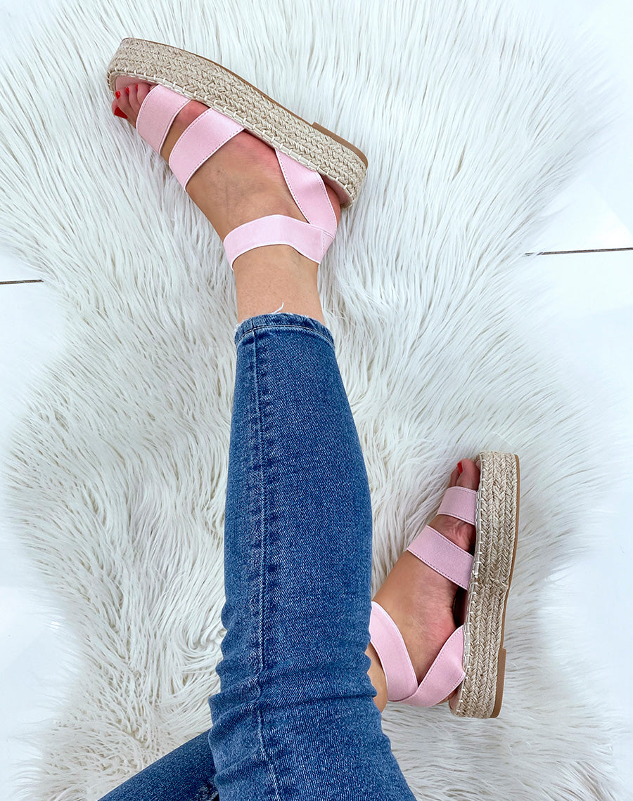 Sandales compensées roses à brides élastiques