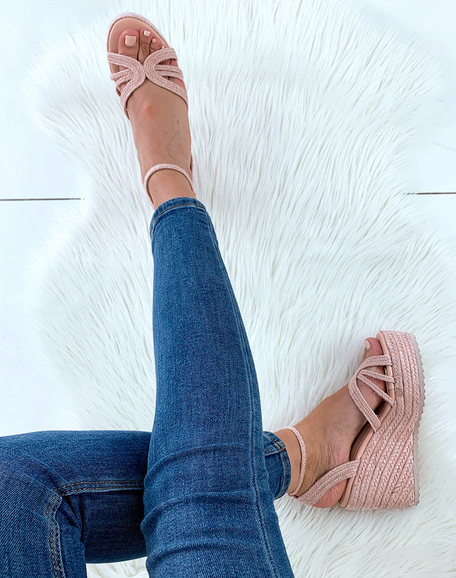 Sandales compensées roses à plateformes épaisses