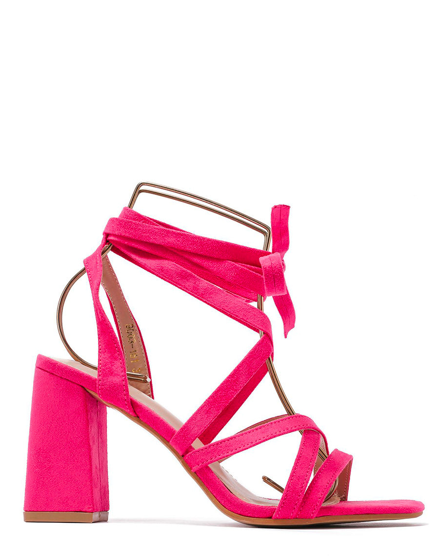 Sandales fushia à brides fines croisées à lacet et à talon