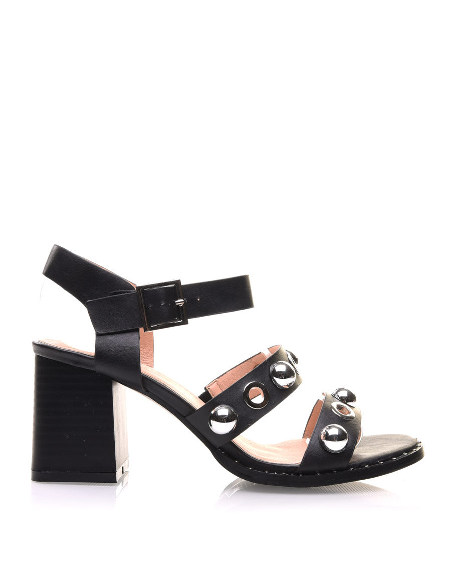 Sandales noires brides à œillets 
