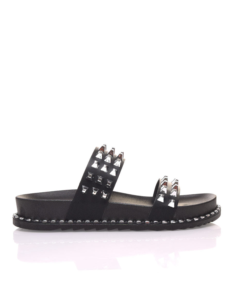 Sandales noires à clous carrés