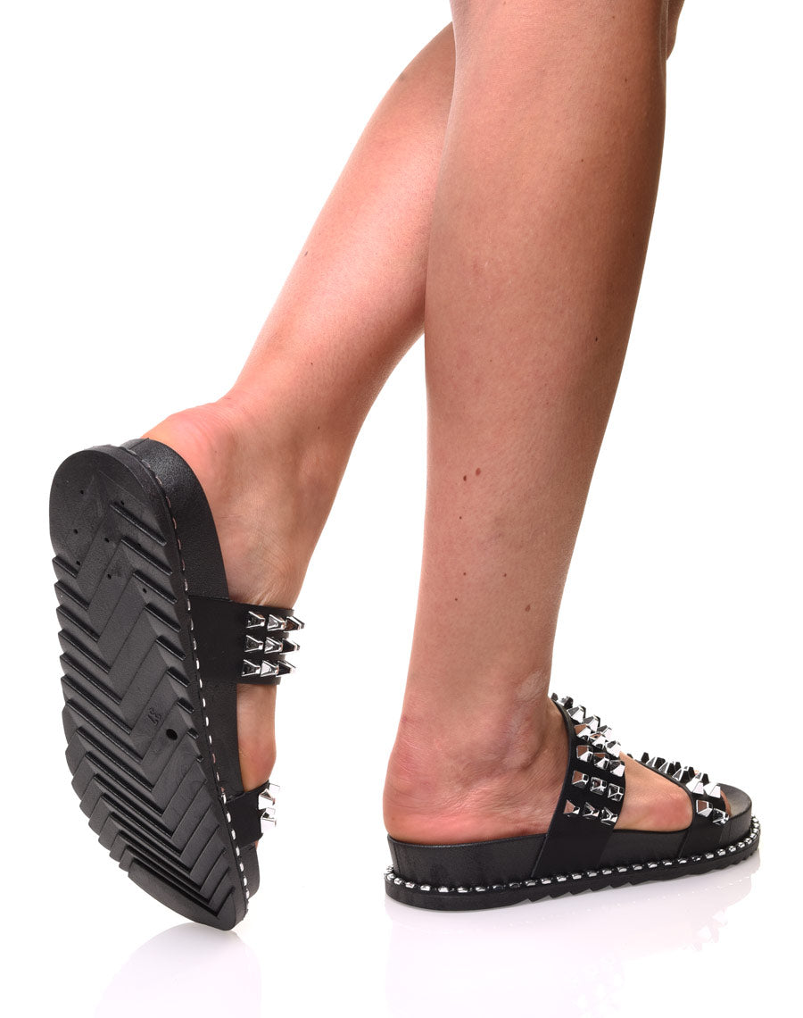 Sandales noires à clous carrés