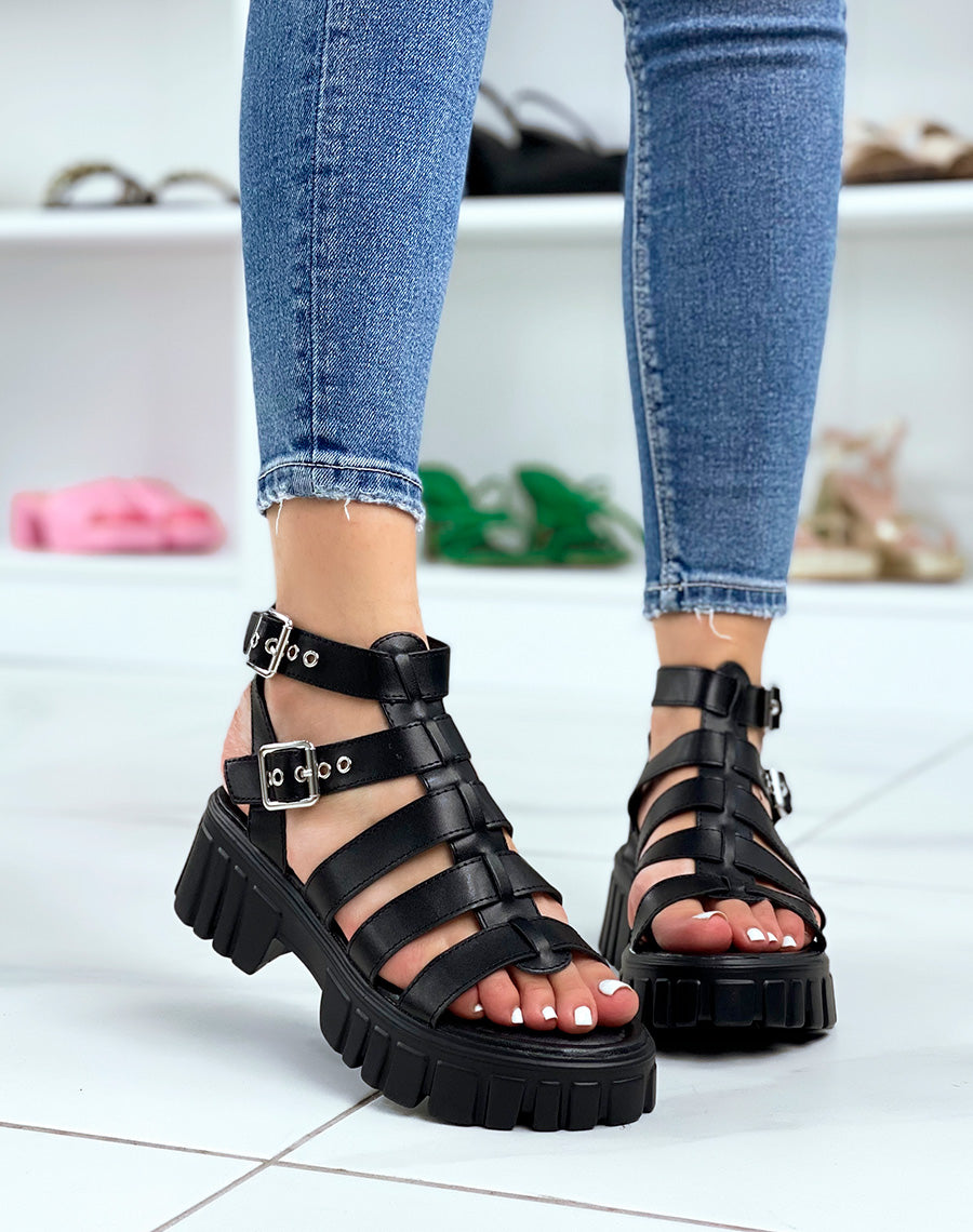 Sandales noires à petit talon et multiples lanières