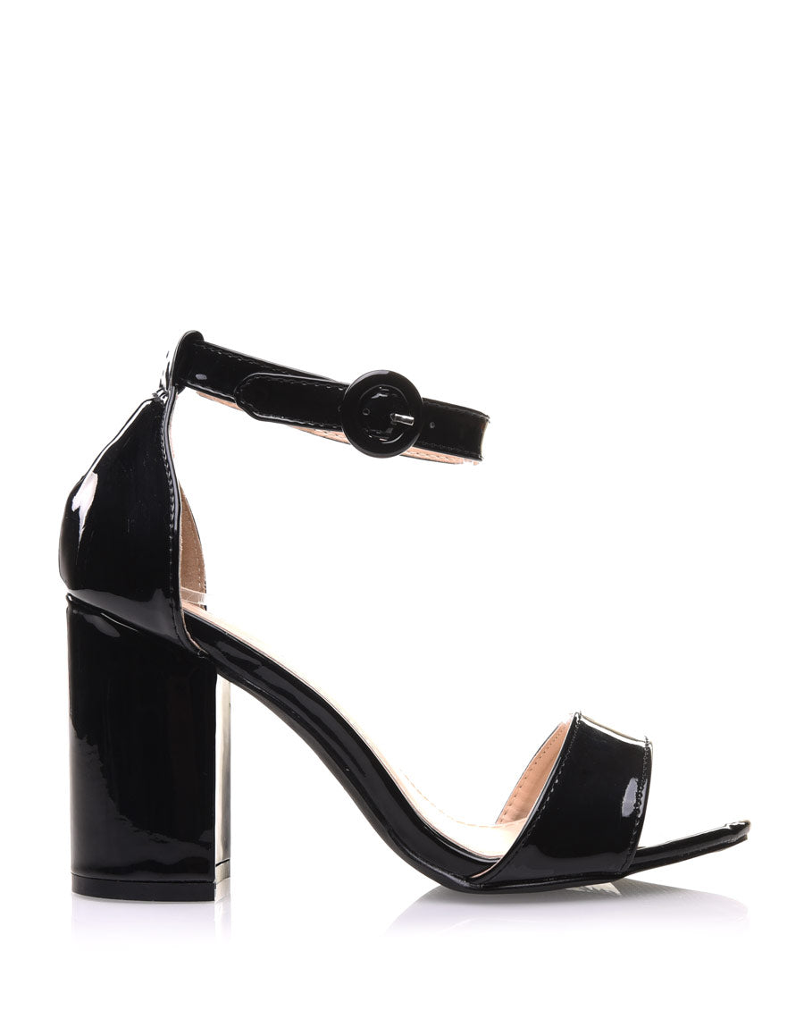 Sandales noires vernis