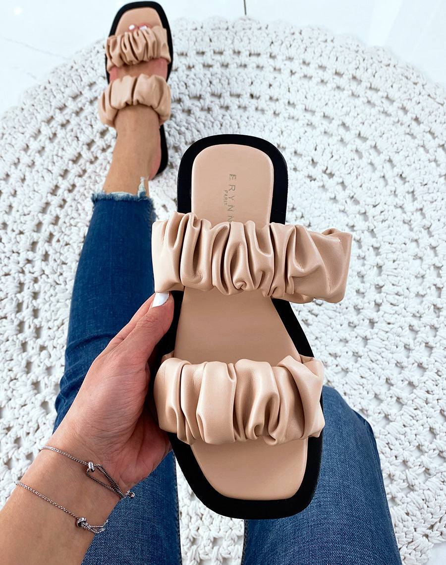 Sandales plates en simili cuir rose