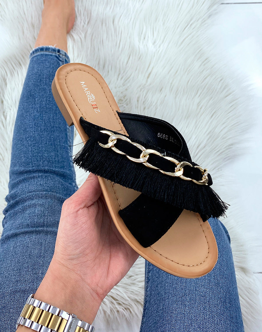 Sandales plates noires à frange et chaîne dorée