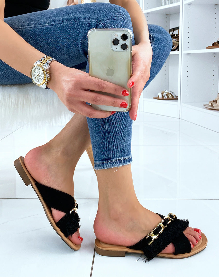 Sandales plates noires à frange et chaîne dorée