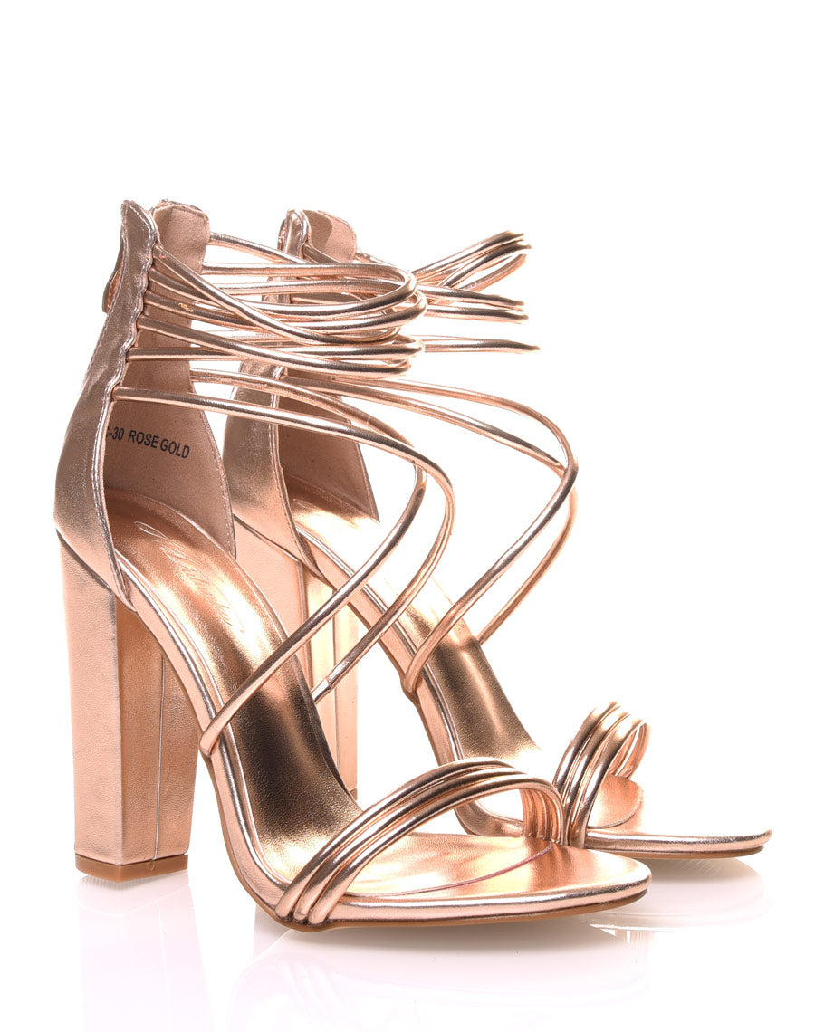 Sandales rose/or avec multiples lanières fines