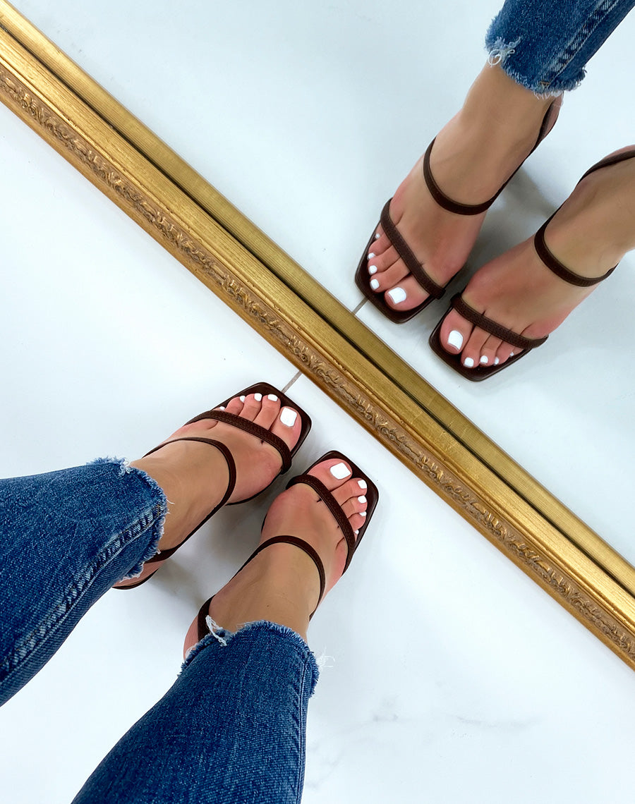 Sandales à talon chocolat à bride élastique