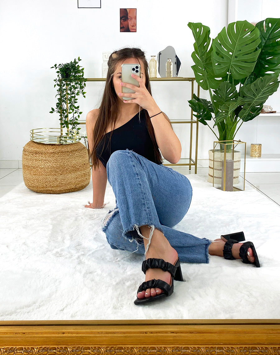 Sandales à talon en similicuir noir