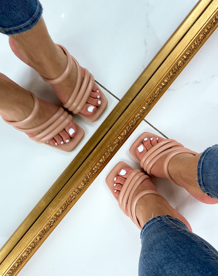 Sandales à talon et à bride beige poudré en similicuir