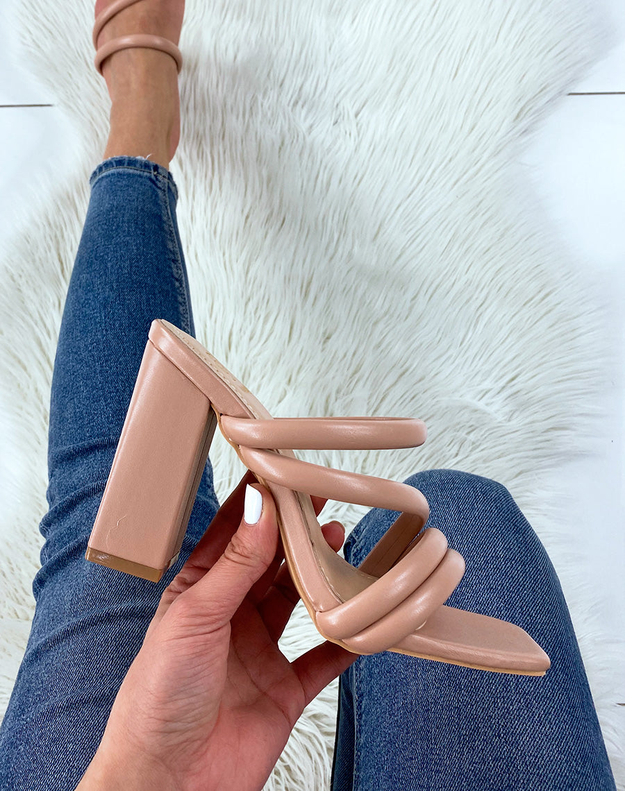 Sandales à talon et à bride beige poudré en similicuir
