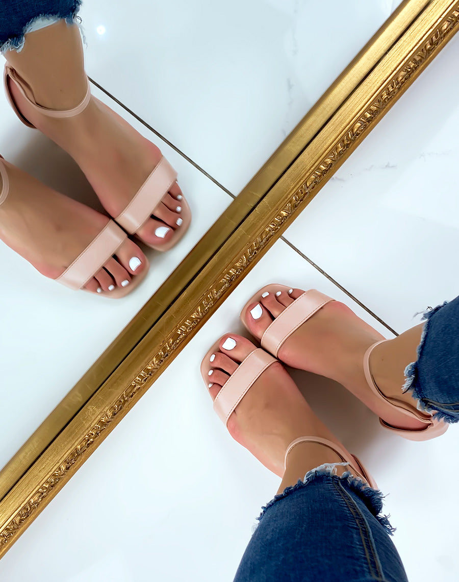 Sandales à talon mi-haut rose poudré