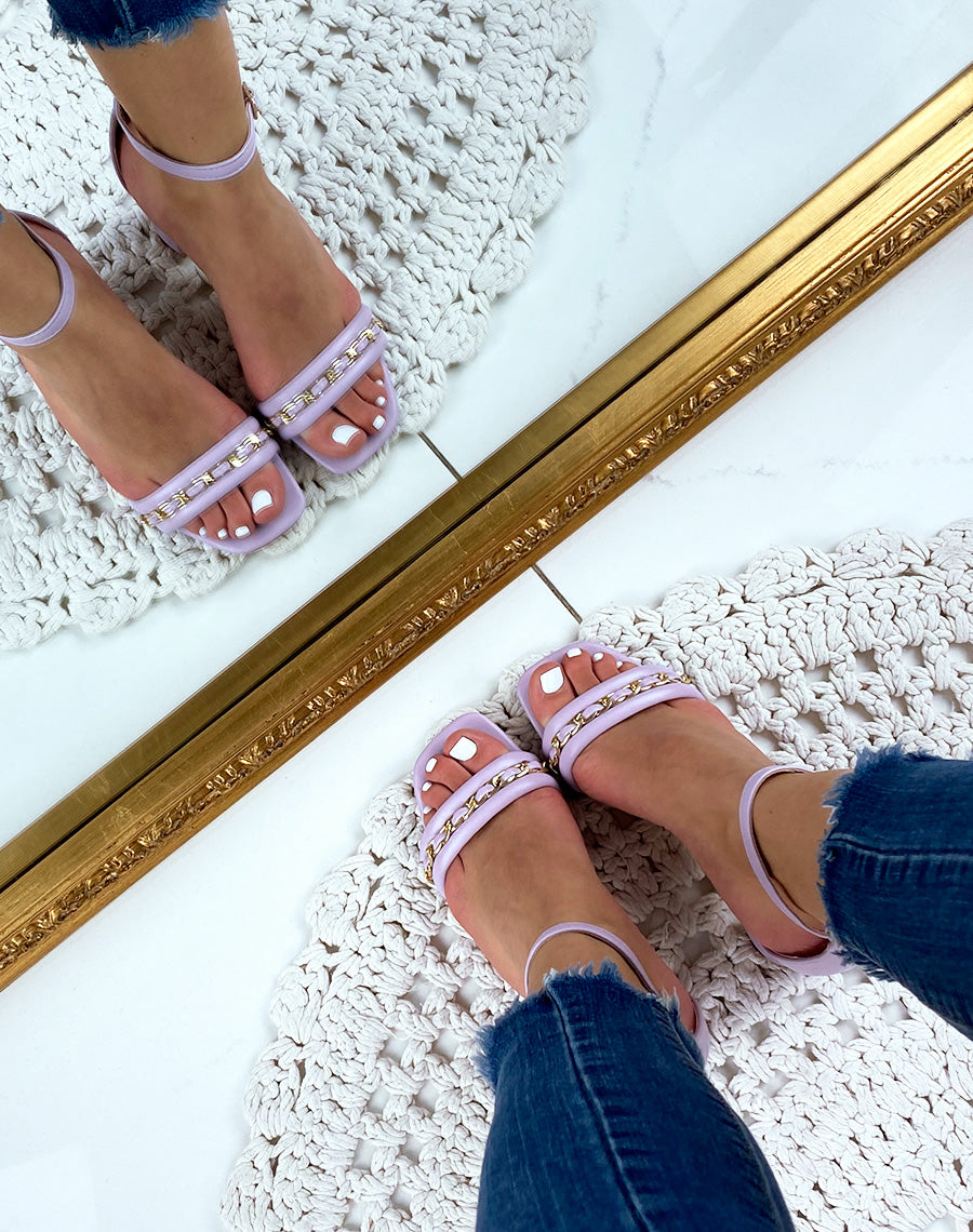 Sandales à talon violet pastel à chaîne dorée