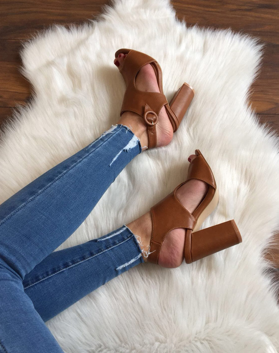 Sandales à talons en suédine camel