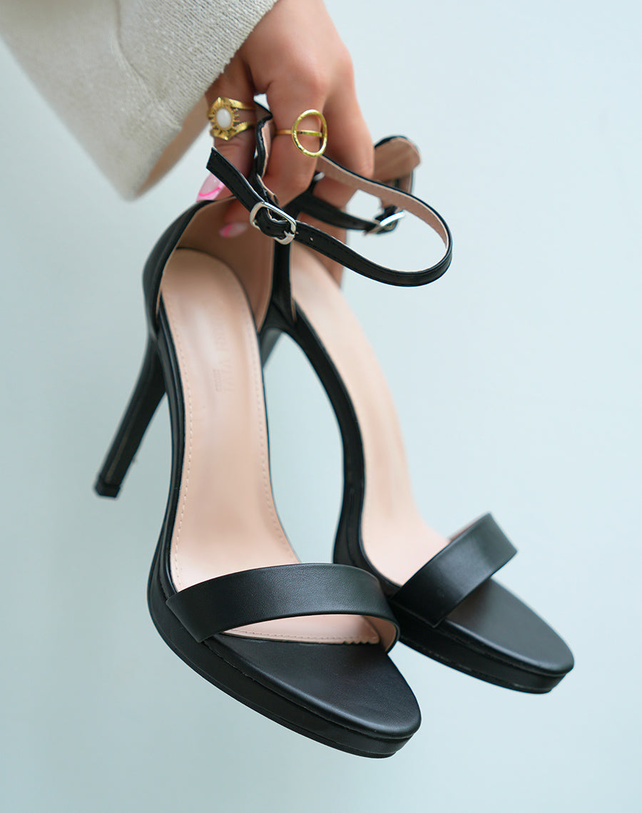 Sandales à talons femme noires élégantes avec talon aiguille et petite plateforme