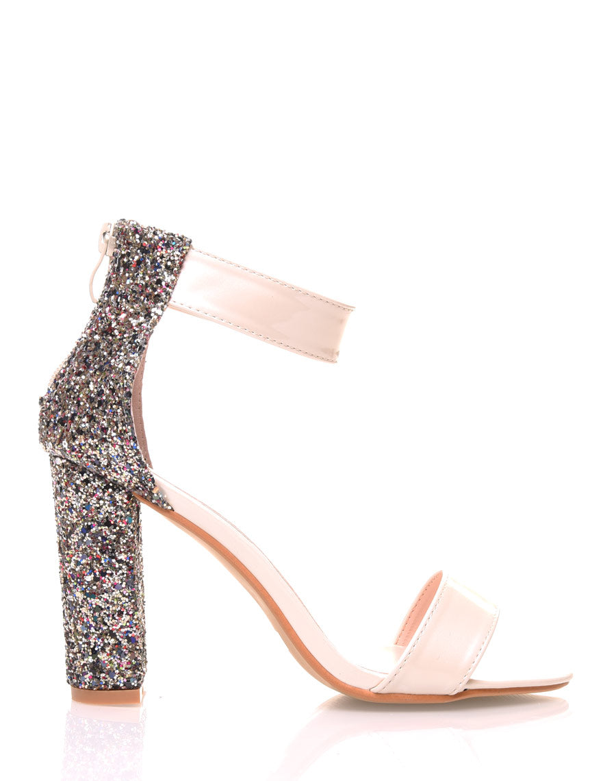 Sandales à talons pailletés beiges