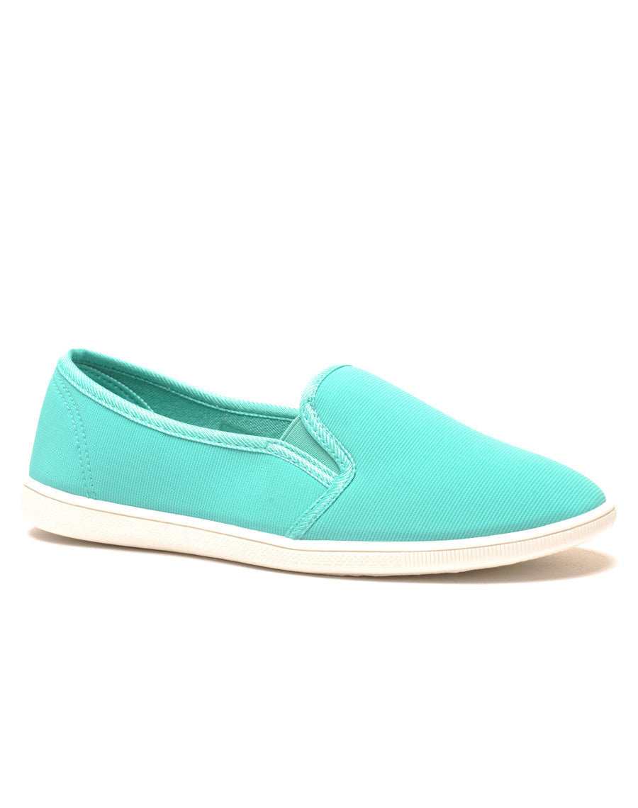 Slippers vertes légères et confortables
