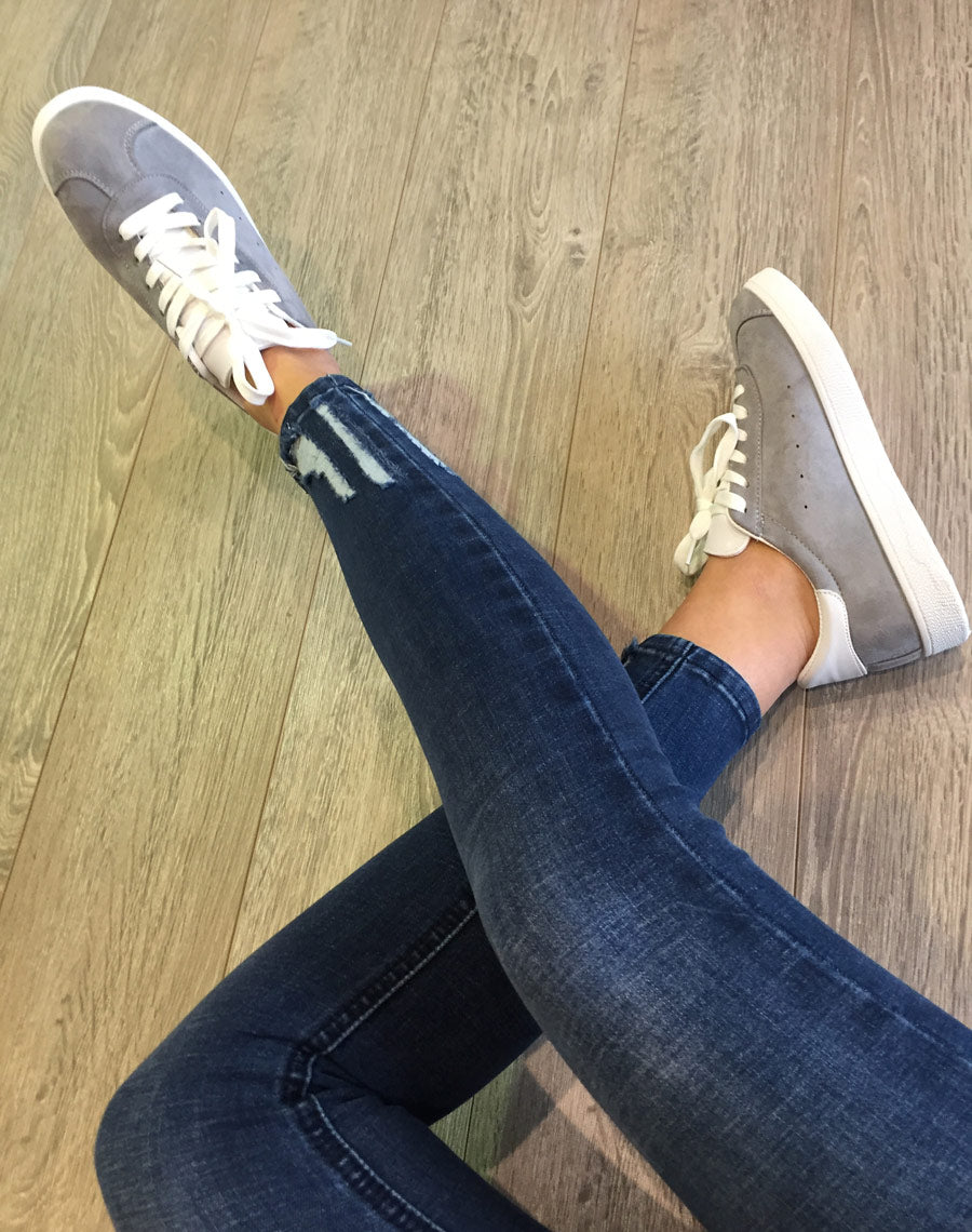 Sneakers en suédine grises