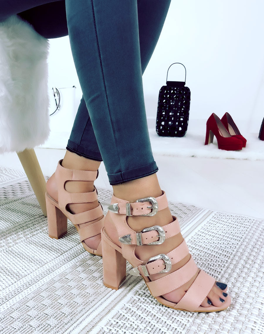 Talons en suédine multi-lanières roses