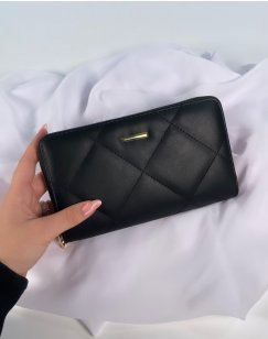 Quilted black wallet